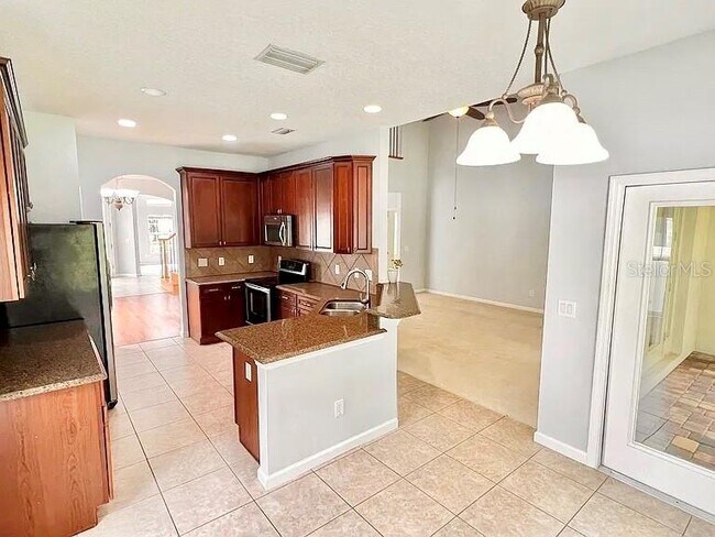 Building Photo - 10319 Willow Ridge Loop