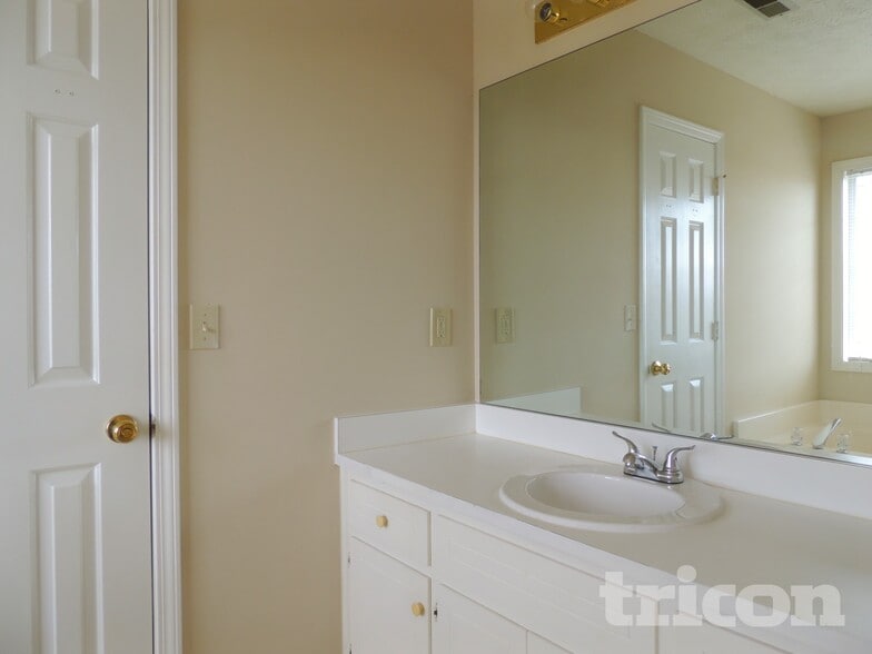 Building Photo - 2351 Boone Pl