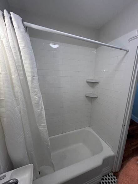 Building Photo - 22 Chiswick Rd