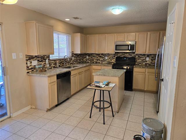 Building Photo - 7417 Euclid Dr