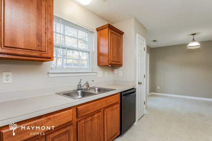 Building Photo - 134 Trickle Dr