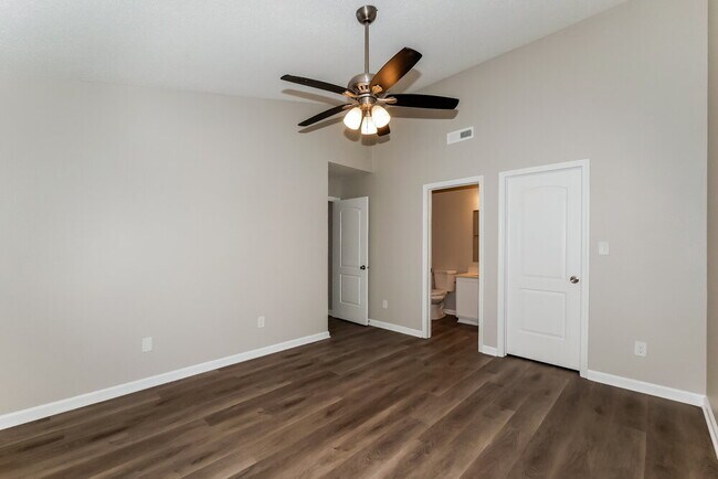 Building Photo - 11628 High Grass Dr