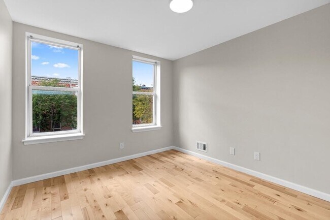 Building Photo - 139 N Montford Ave