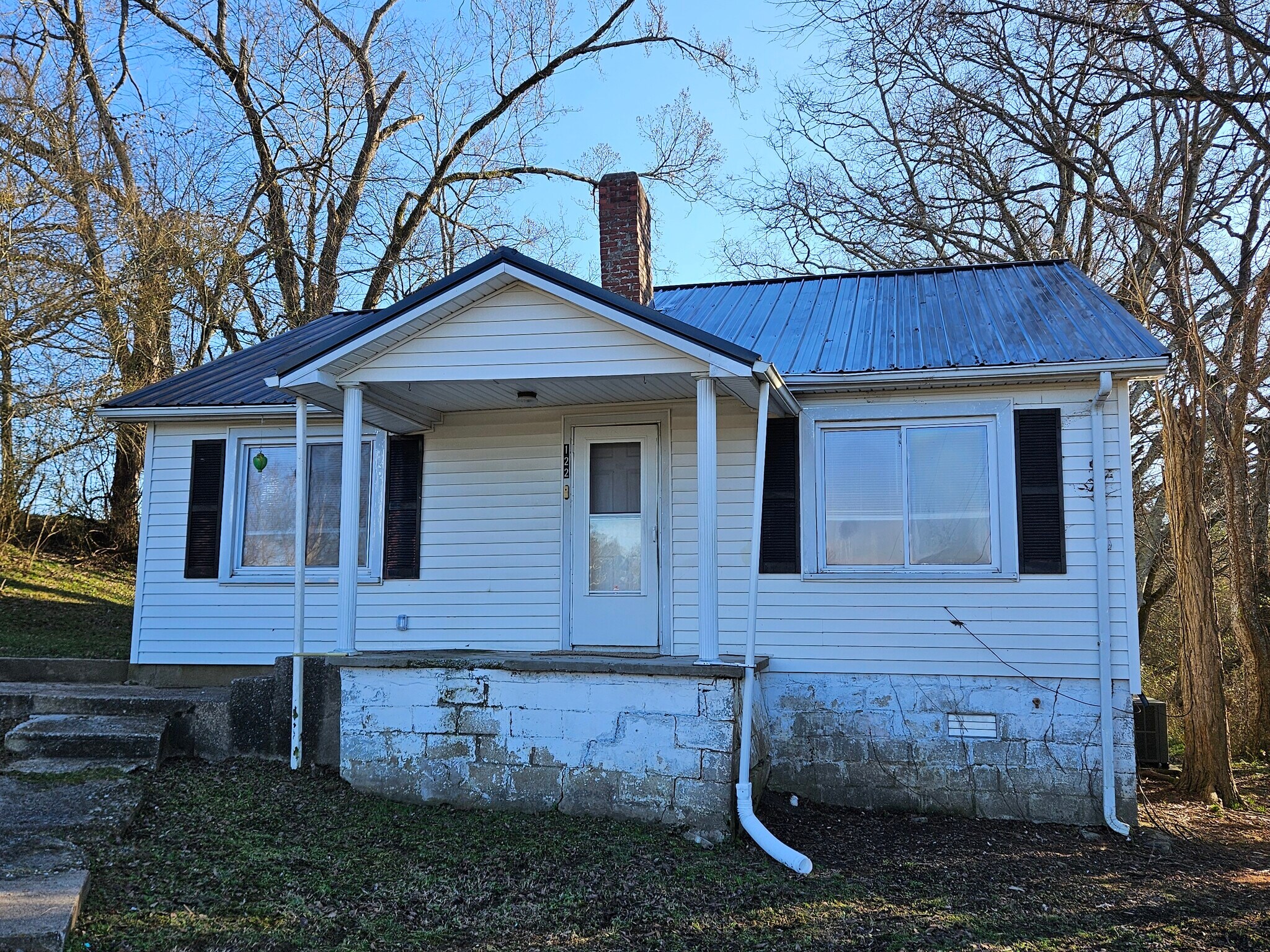Building Photo - 122 Locke Ln
