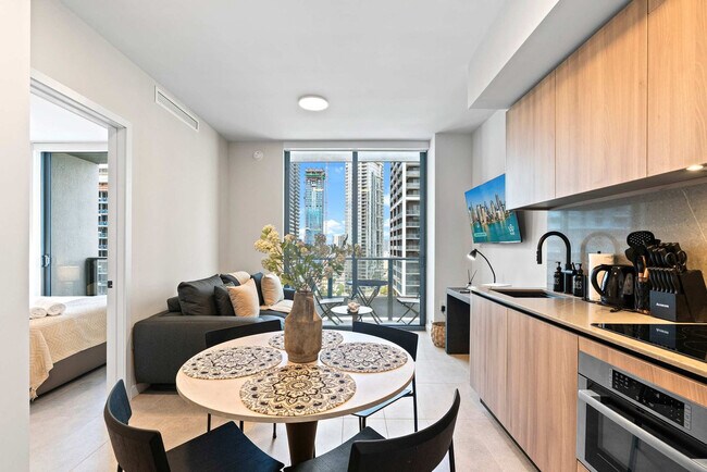 Building Photo - 121 NE 5th St