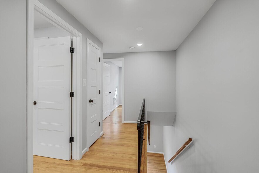 Building Photo - 231 Burgess Ave