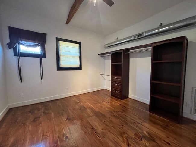 Building Photo - 217 Nw 22. 3 bed. 2 bath, 1 car garage w/ ...