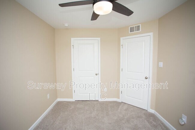 Building Photo - 239 Macoun Way