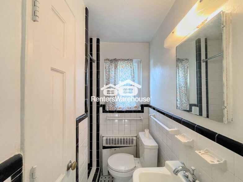 Building Photo - 7467 Hampton Blvd