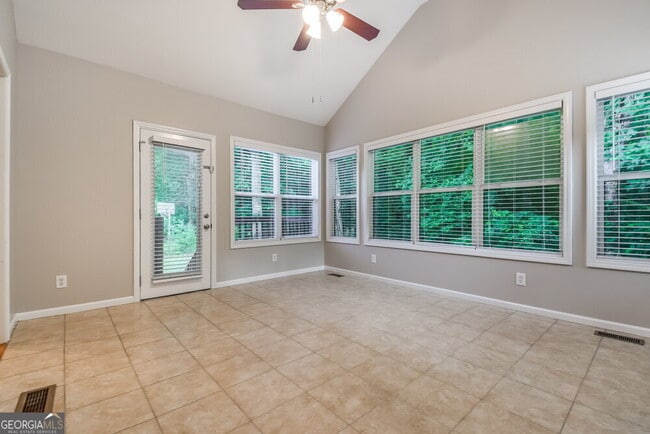 Building Photo - 120 Brookhaven Ln