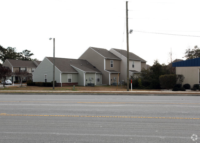 Building Photo - White Oak Manor Apartments