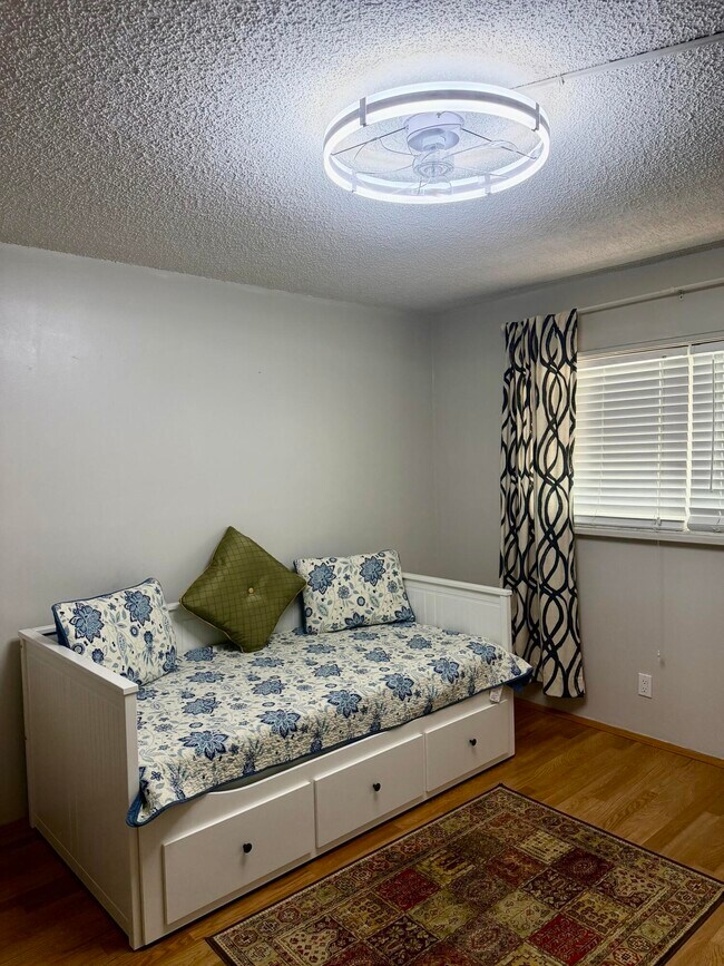 Building Photo - 3755 Via Poinciana