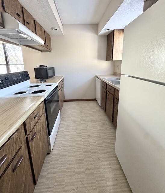 Building Photo - 2311 Galen Dr