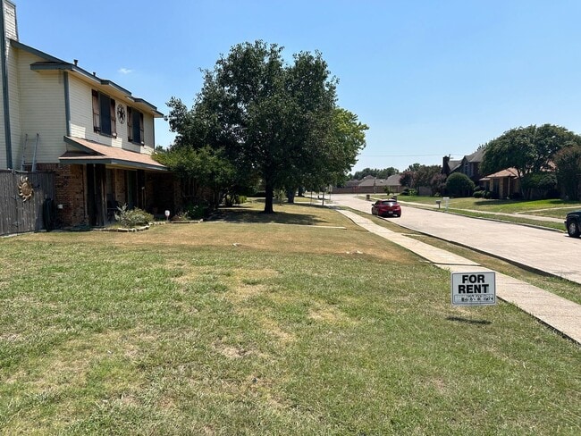 Building Photo - 3702 Bond St