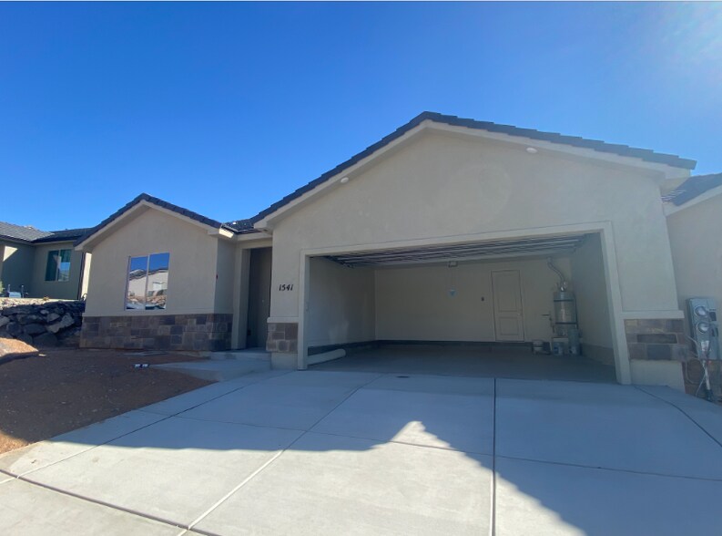 Primary Photo - 1541 W 470 N