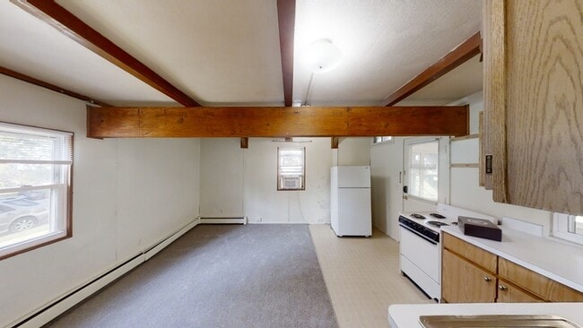 Building Photo - 424 N State St