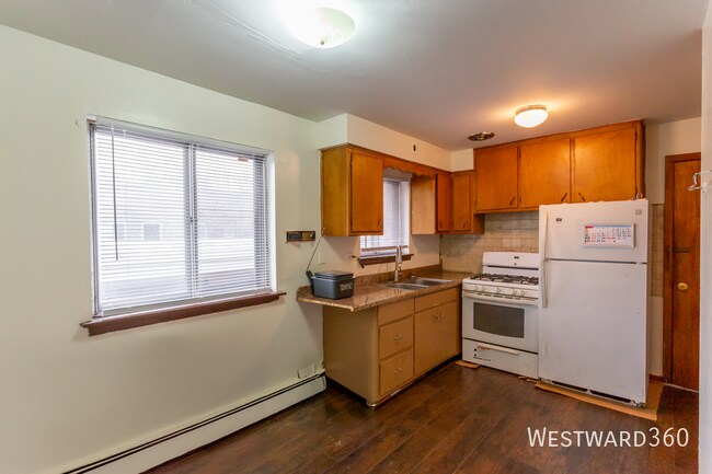 Building Photo - 8745 S Cottage Grove Ave