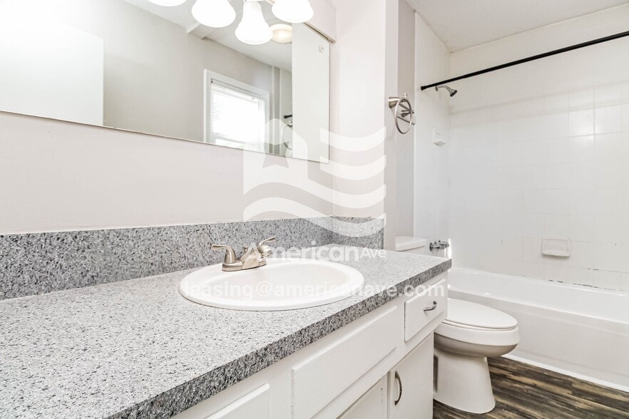 Building Photo - 205 Reseda Dr