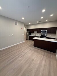 Building Photo - 6 Chatham St