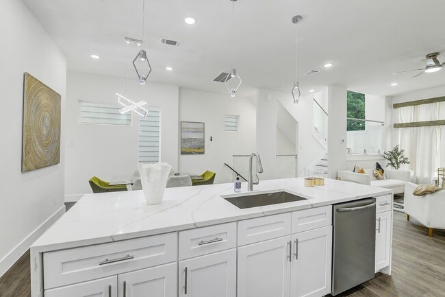 Building Photo - 4013 St Augustine St