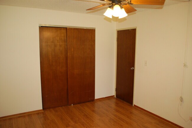 Building Photo - 5S070 Pebblewood Ln