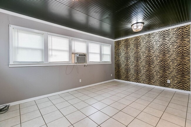 Building Photo - NOW AVAILABLE - Santa Rita Charmer w/ Deta...