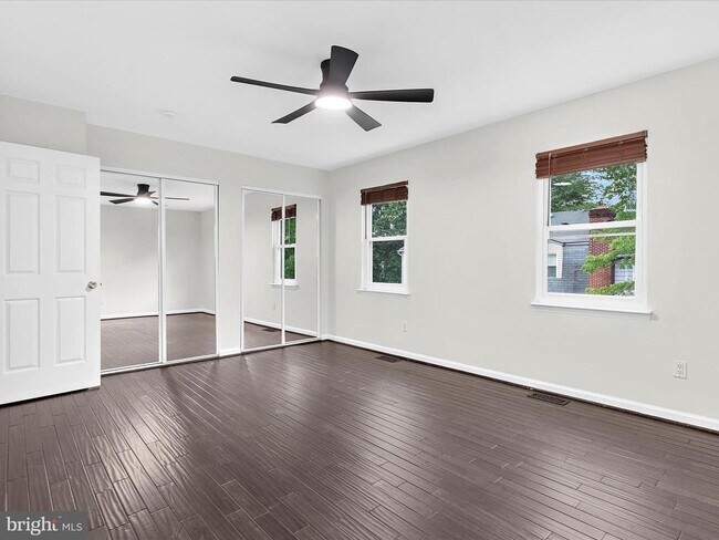 Building Photo - 2499 Vineyard Ln