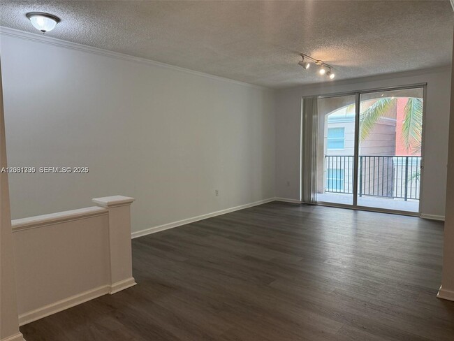 Building Photo - 17100 N Bay Rd