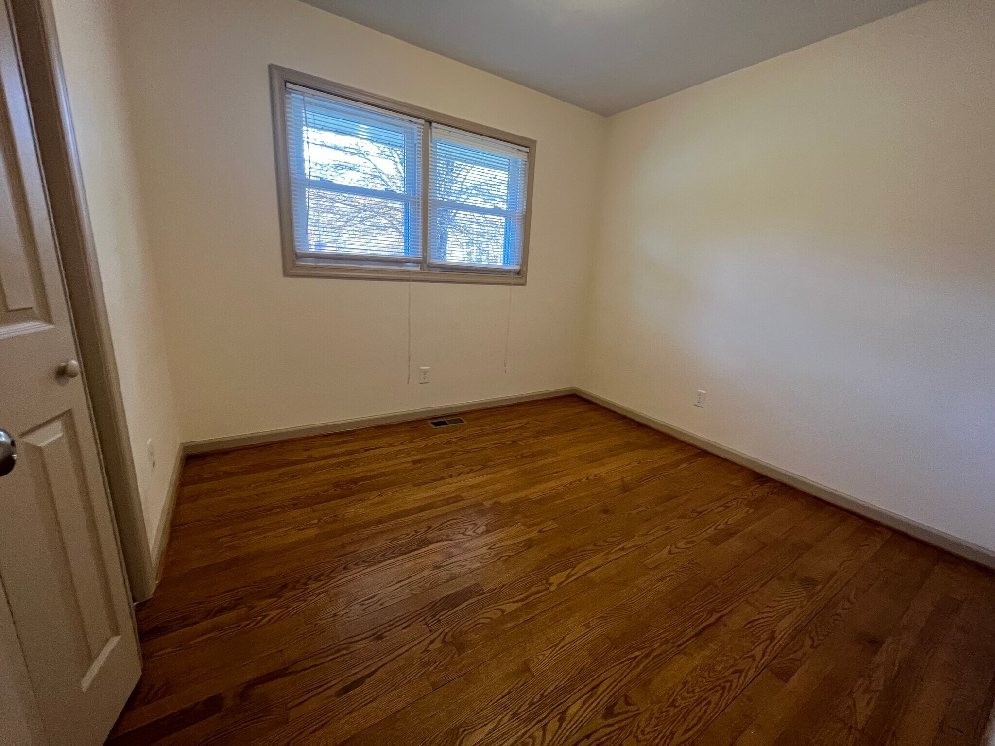 Building Photo - 4020 Bradshaw Rd