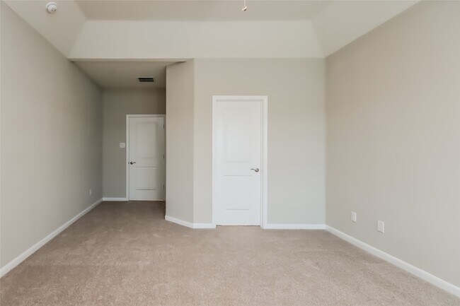 Building Photo - 9857 Crescent Cove Dr