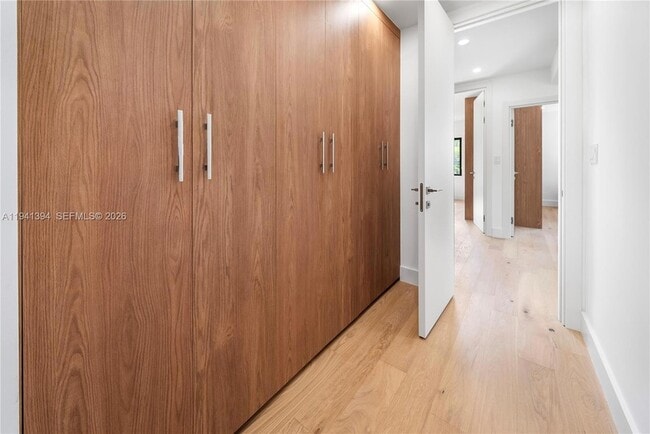 Building Photo - 600 NE 57th St