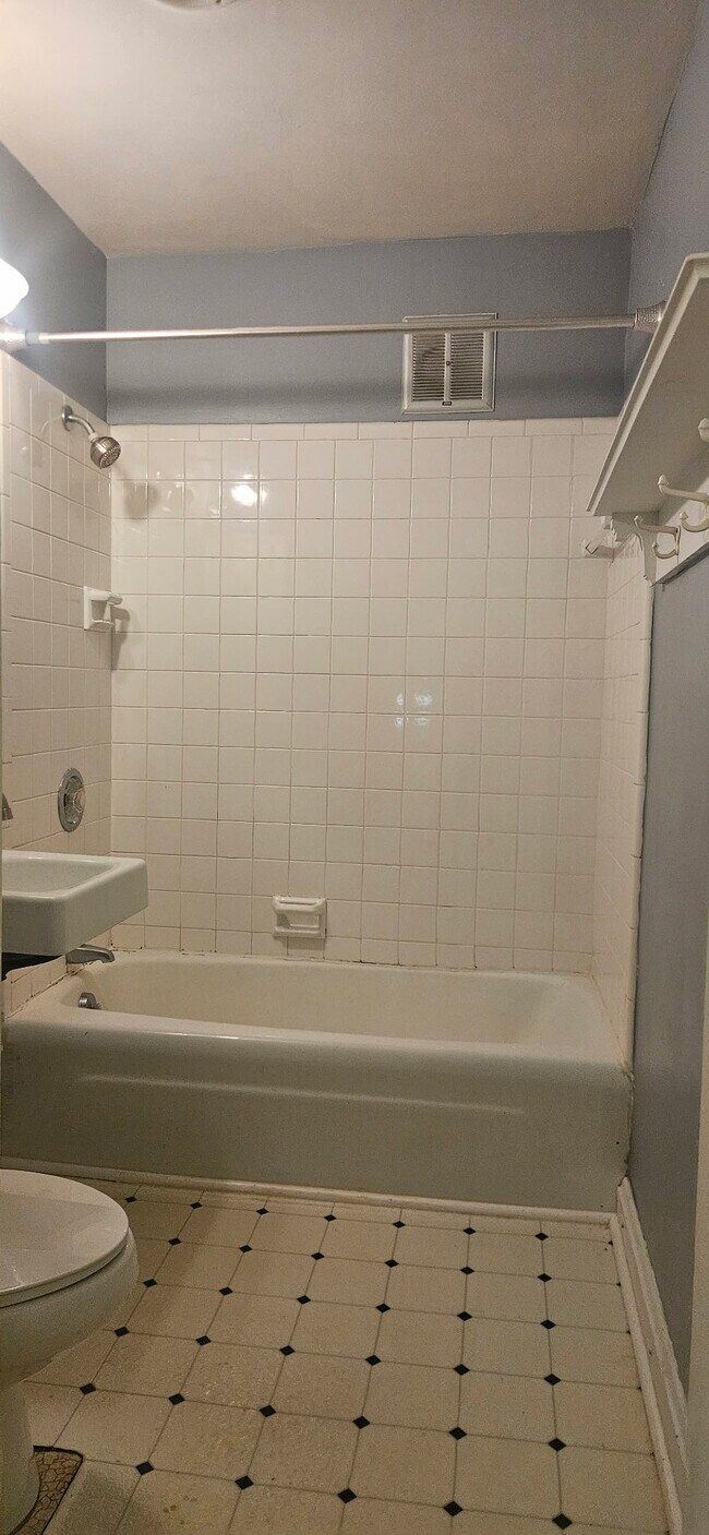 Bathroom - 1813 East Greenwich Ave