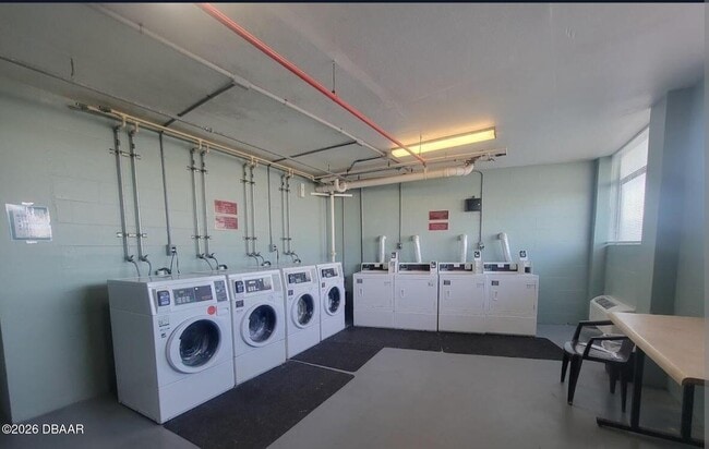 Building Photo - 800 N Atlantic Ave