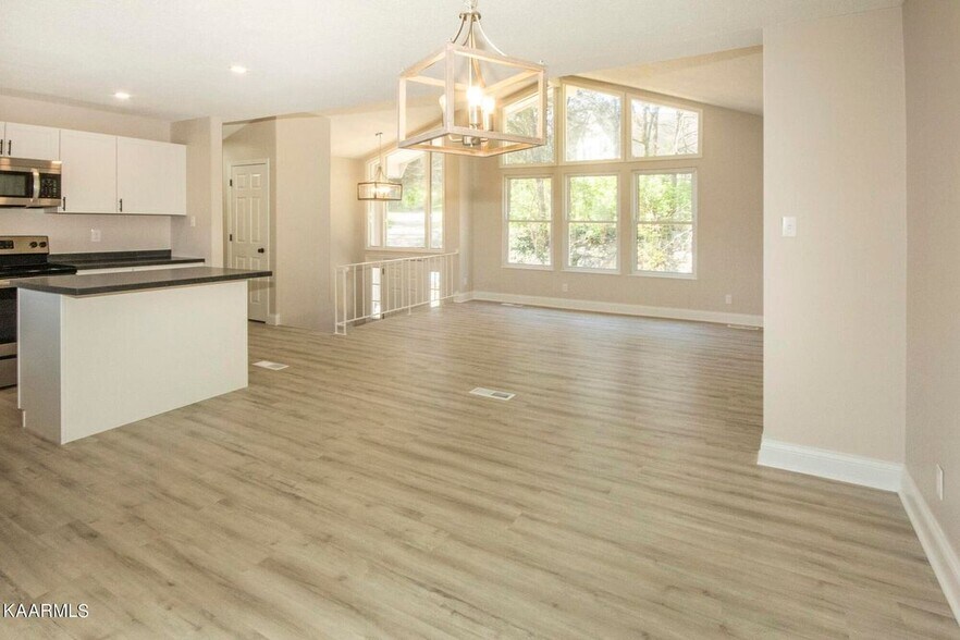 Building Photo - 106 Newport Dr