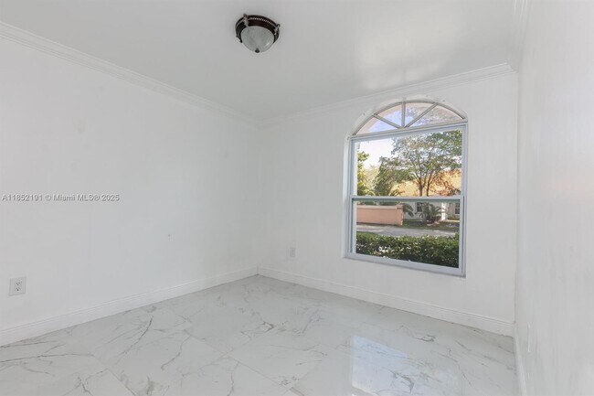 Building Photo - 18400 SW 77th Ct