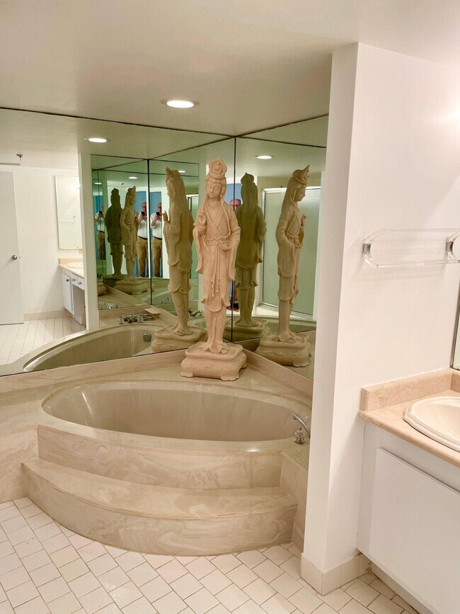 Building Photo - 3360 S Ocean Blvd