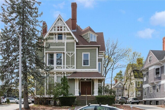 Building Photo - 87 Cooke St