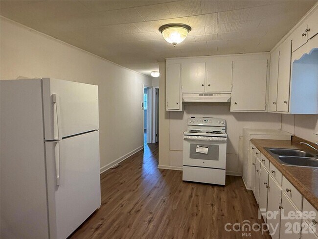 Building Photo - 6009 Monteith Dr