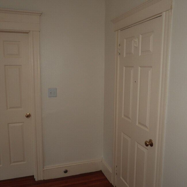 Building Photo - 2 Meader Rd