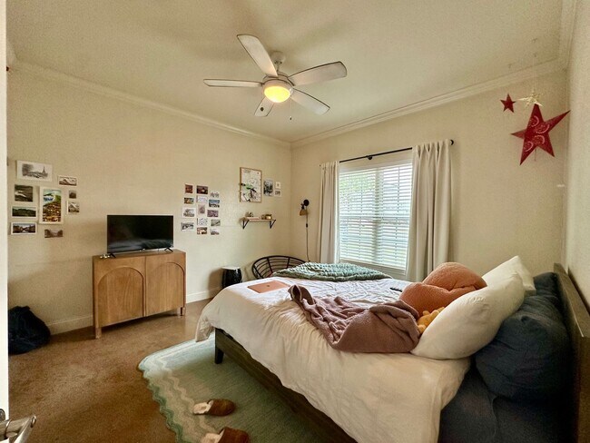 Building Photo - 1801 S 10th St