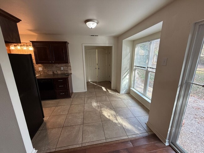 Building Photo - 3417 Timberlane Dr