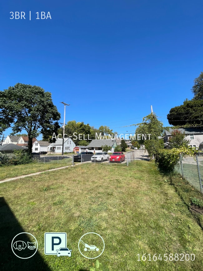 Building Photo - 439 Carrier St NE