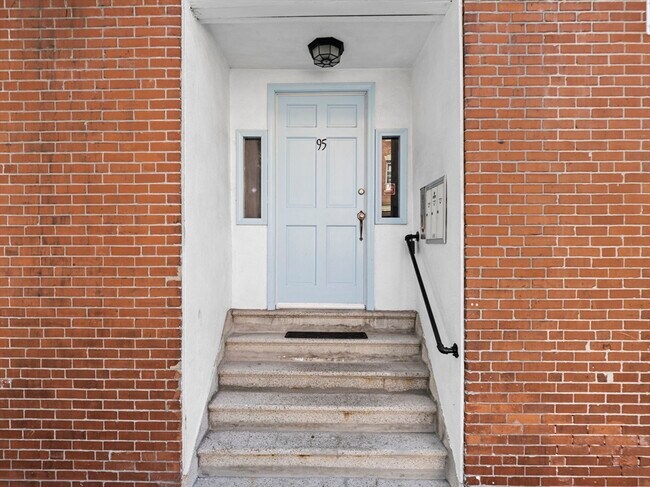 Building Photo - 95 Florida St
