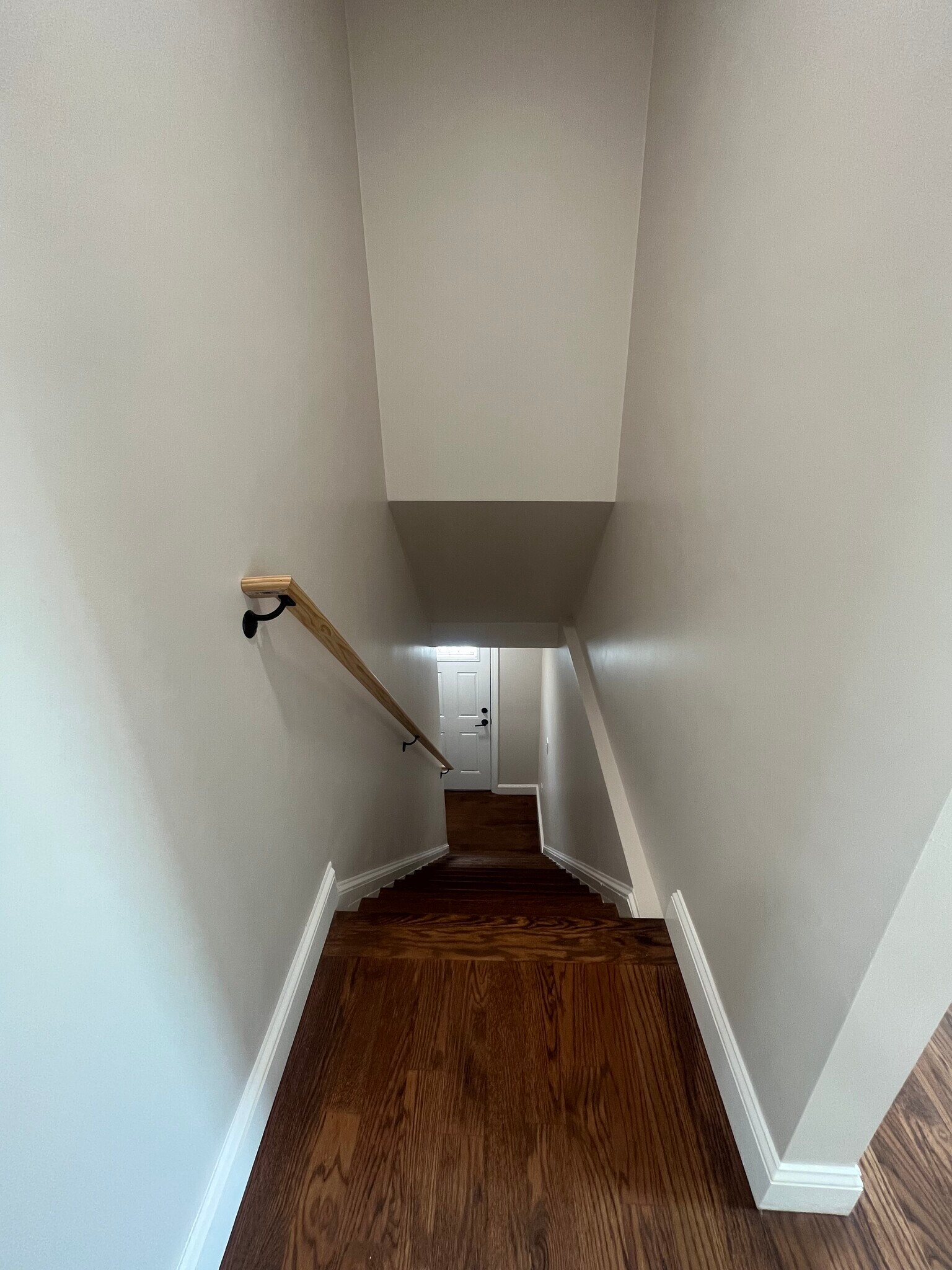 Hallwau - 117 Rome Ave