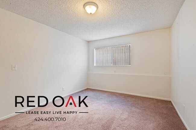 Building Photo - 949 White Knoll Dr