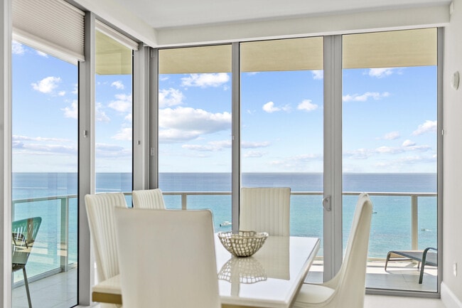 Building Photo - 3100 N Ocean Dr