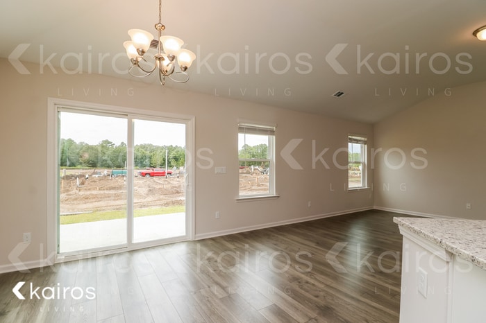 Building Photo - 17 Red Oak Dr.