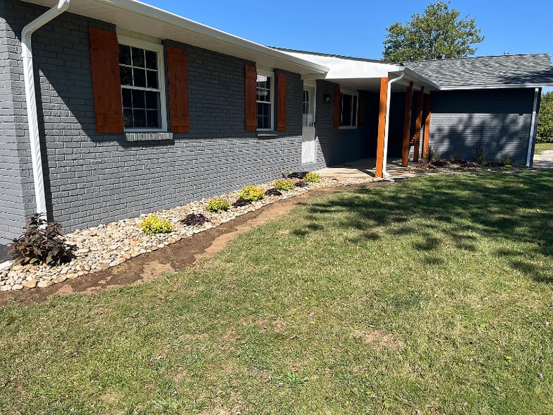 Building Photo - 2751 Hart Rd