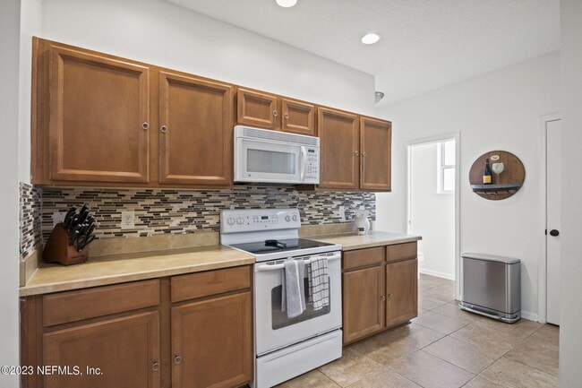 Building Photo - 781 Paradise Ln