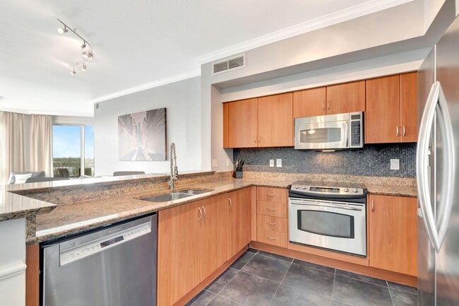 Building Photo - 804 E Windward Way